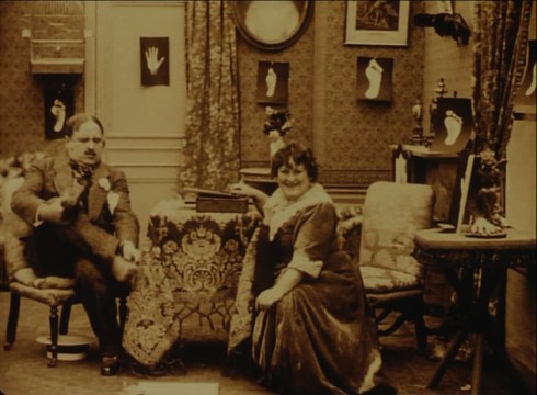 L'avenir dévoilé par les lignes de pied © Émile Cohl